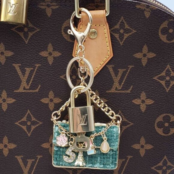 Authentic Louis Vuitton Lock & Key with unbranded Bagcharm, Keycharm, Keychain - Picture 2 of 8